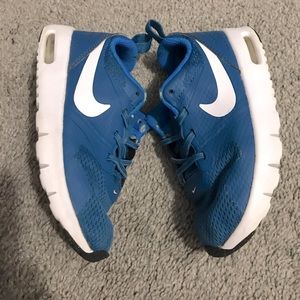 Boys Nike’s size 11c